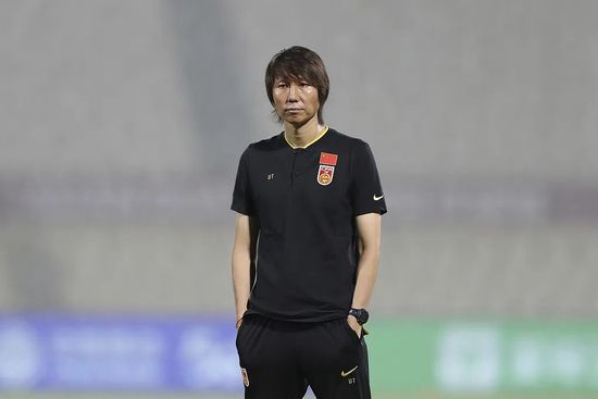 《八佰》单日票房首次跌破5千万，累计18天位居日冠，总票房21.74亿，即将突破22亿。